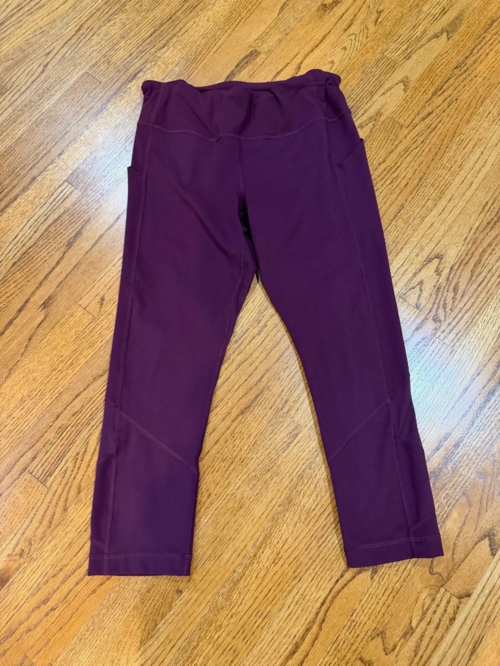 lululemon athletica Women’s Wine Colored Cropped Leggings Sz 8